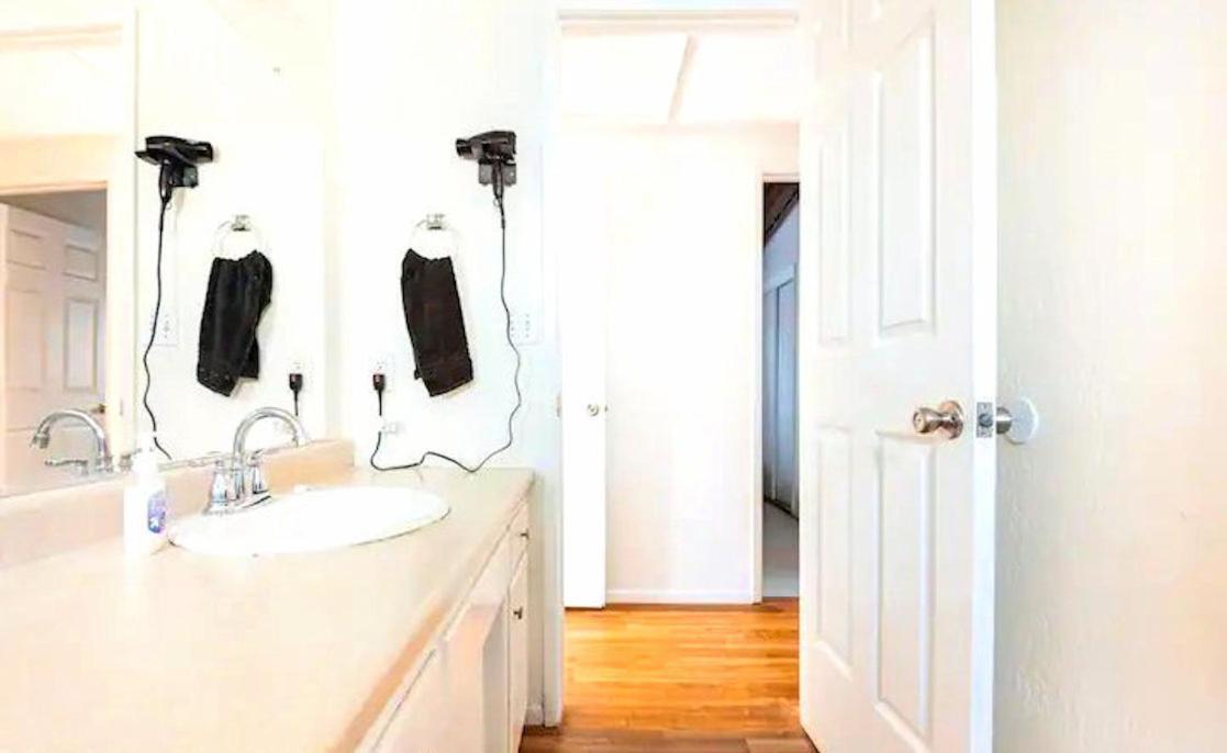 Oceano: Short Walk To Beach, 4 Bedroom 2 Bath, Private House! Across Street From Park & Pond מראה חיצוני תמונה